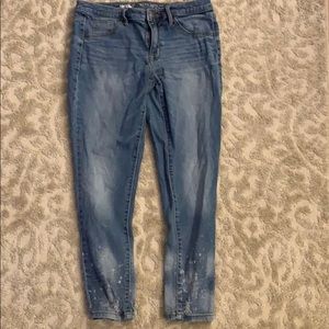 Mid Rise Crop Jegging, acid wash bottoms